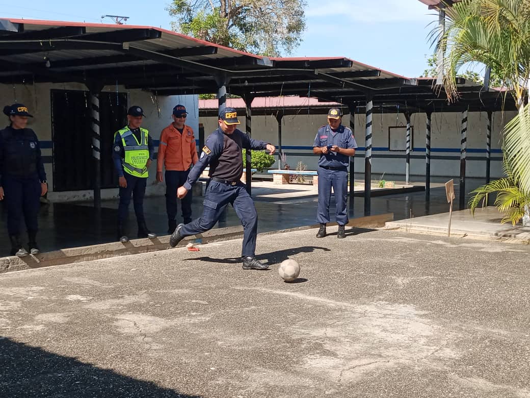 Plan Agosto de Escuelas Abiertas en la Esc Josefina Pimentel de Monay del CDCE La Paz Municipio Pampán #Trujillo <a href="/_LaAvanzadora/">Yelitze Santaella</a> <a href="/PtmsTrujillo/">PTMS TRUJILLO</a>
<a href="/gtorodelara/">Gisela Toro Hernández</a> 
@MPPEDUCACION <a href="/DIFD_Trujillo/">División de Investigación y Formación Doc.Trujillo</a> <a href="/ViceIP/">VEIP</a>  @cdcetrujillo <a href="/Twitera74/">⚢♈𝓒. 𝓡♈⚢</a> <a href="/vicent_carvajal/">Vicente Carvajal</a> <a href="/DGCPatrimonioy2/">DGCULTURA_MPPE</a> #VenezuelaRecuperóLoSuyo