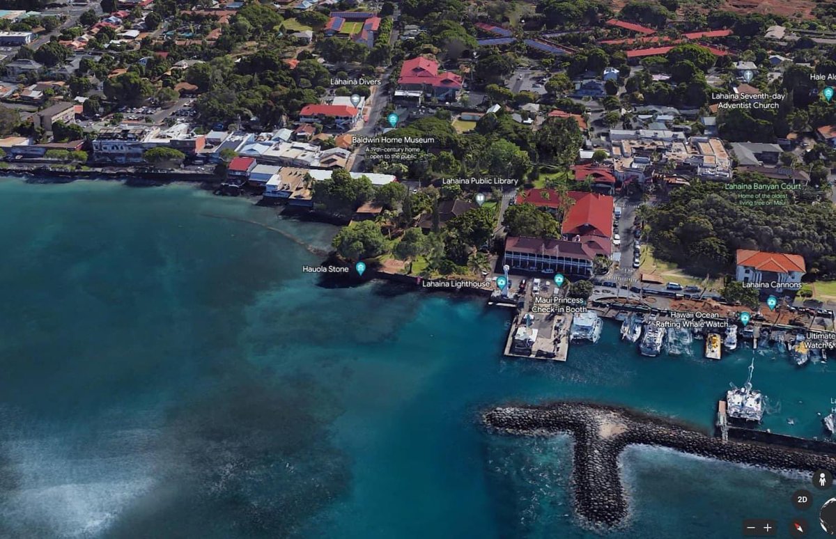 ianbremmer's tweet photo. historic lahaina, before and after 
so tragic #mauifires https://t.co/ME6UfiYs9J