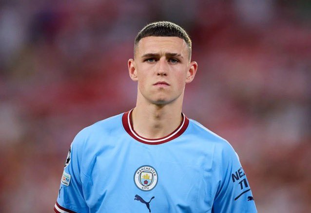 crixx1an's tweet photo. The Best English Benchmen watches football Tomorrow https://t.co/IYOcXHQ7gP