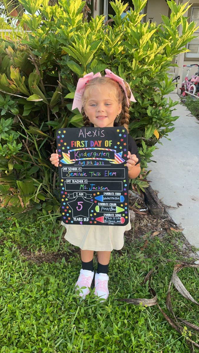 ChefChristinaMM's tweet photo. First day of 2nd grade and Kindergarten! Thank you to @LisaAnnHunt2  and Ms. Jackson for making their first day amazing!!!💜 #ProudPanthers #STES #1DayOf2Grade #1DayOfKindergarten  @SeminoleTrails @STEPrincipalJJ @STES_Bush https://t.co/7czHPGkQlz