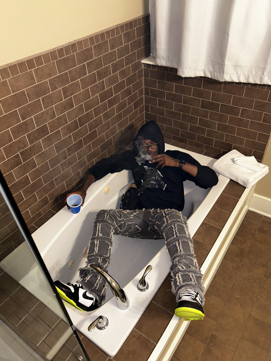 Just be making shit happen idk how but it get done 💯😉🤦🏾‍♂️😎