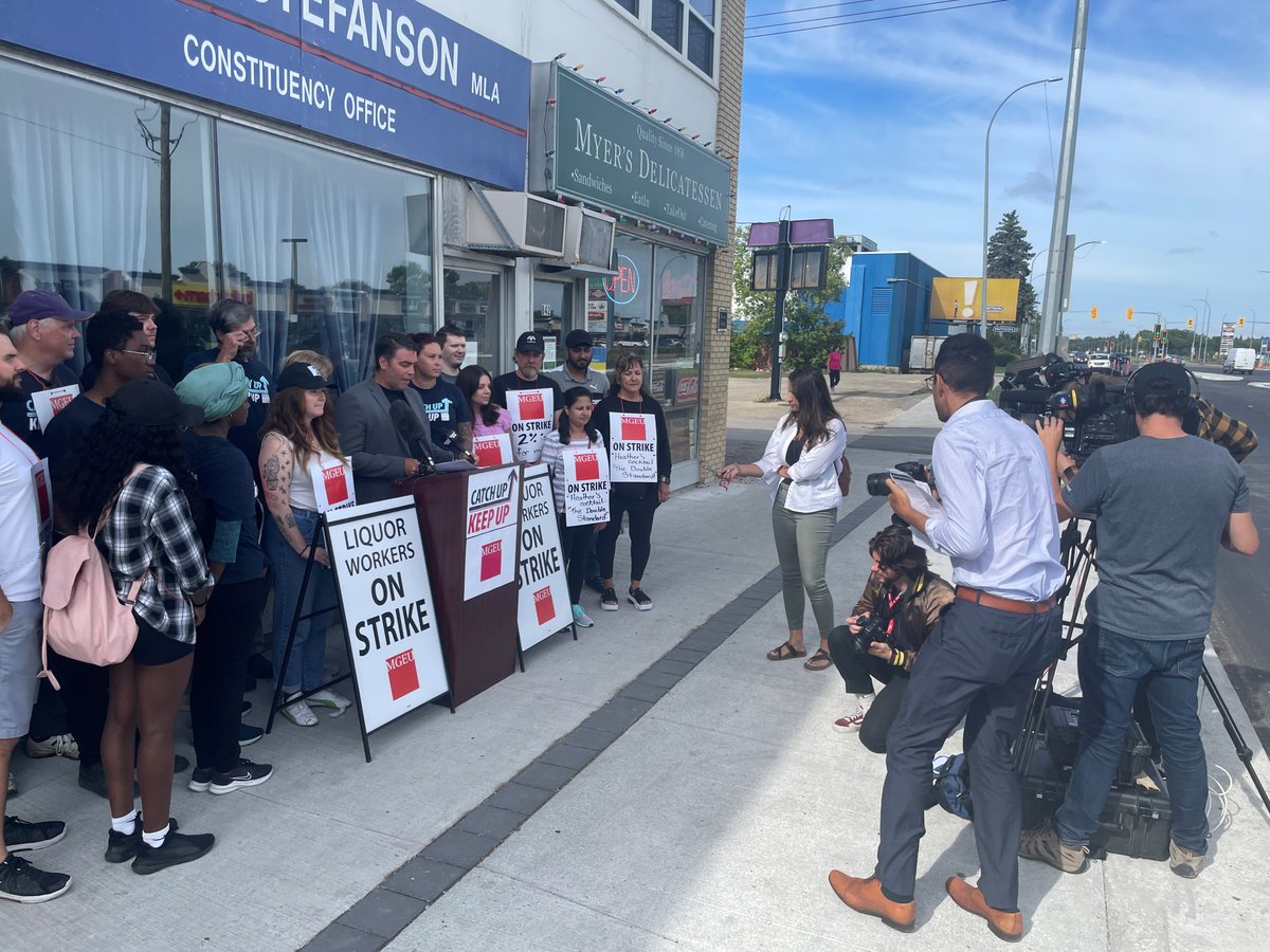MGEUnion's tweet photo. “For our members, hearing that their bosses took 16% while they were required to take just 1.75% in the last round of bargaining just strengthens our resolve" -- Mbrs and Kyle Ross bring to light the 4% annual pay bumps given to 2 MBLL execs.
#fairness4liquor #catchup_keepup https://t.co/tkbSj0GnnS