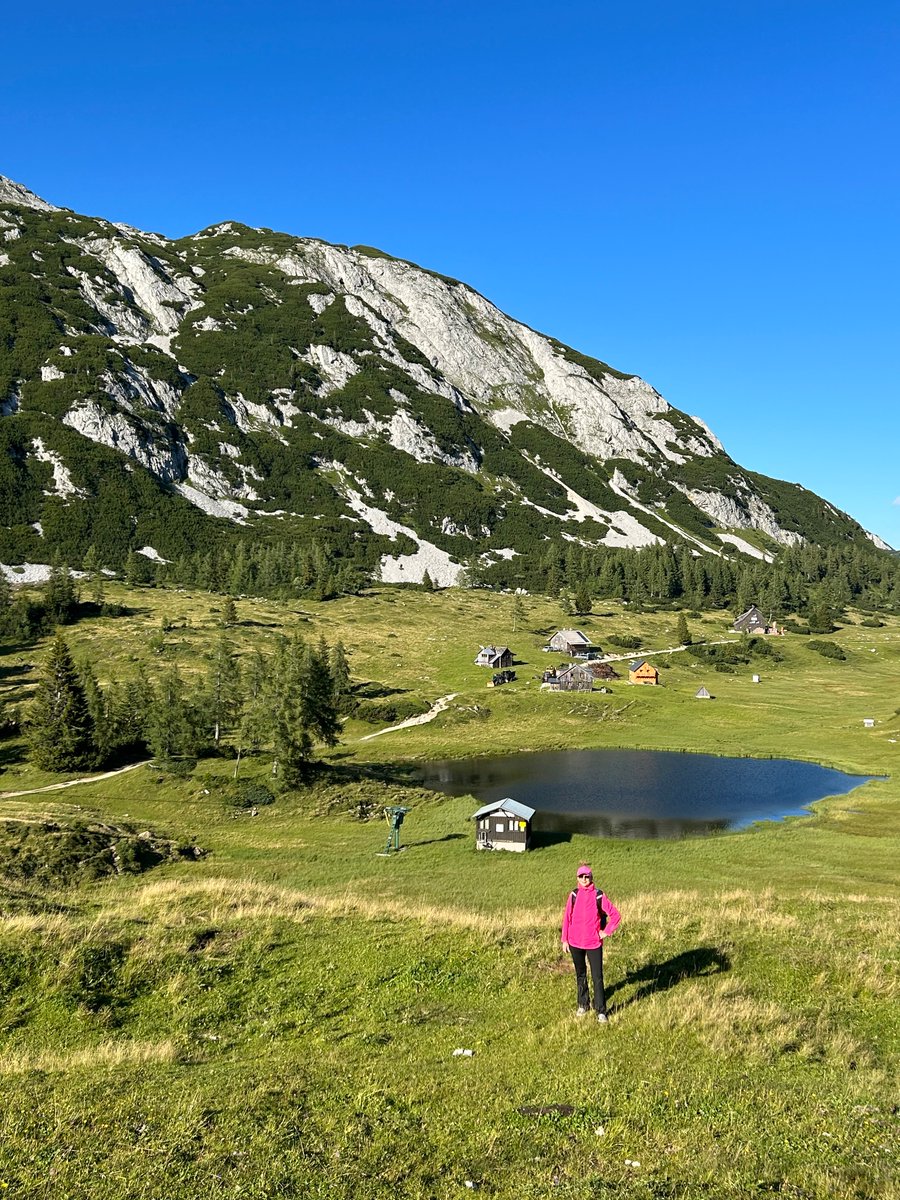 Tsogoeva_Group's tweet photo. Great 14 km hike today!
#Großsee 1567 m asl. #Tauplitz 💙
#ChemistsWhoHike https://t.co/Prp3QGE2Qo