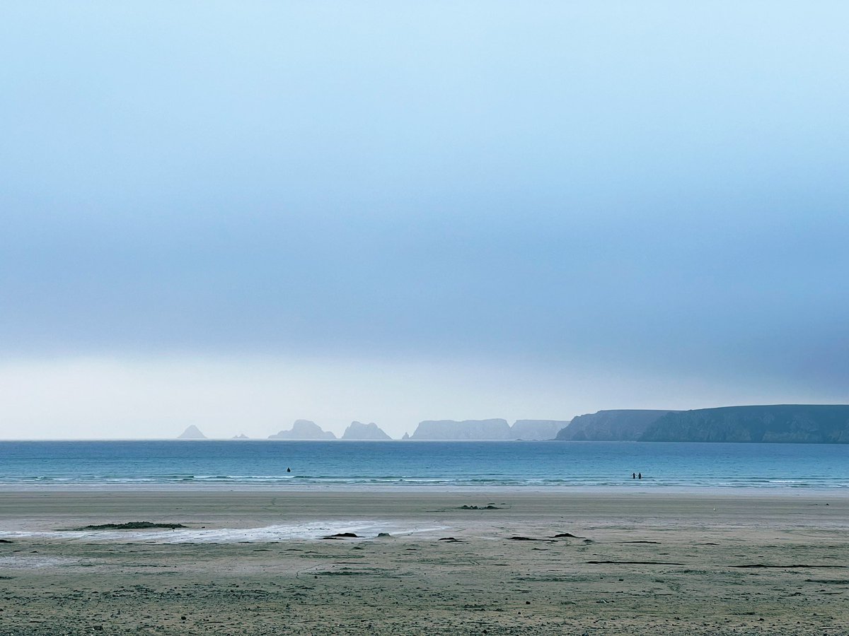 beuzec's tweet image. Les lumières du jour à #Crozon 4/. 
(ma préférée 🤩) 
Le tas de pois #Glaz