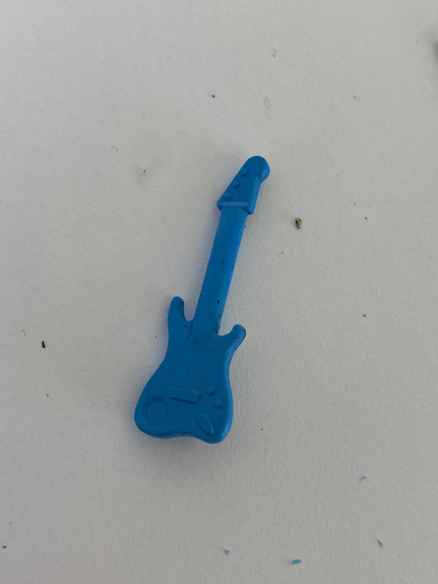 nasalbazar's tweet photo. Guess who got a brand new design on his guitar?⚡️⚡️ #ninjagojay #LegoNinjago #LEGO https://t.co/HzXfY3hE2t
