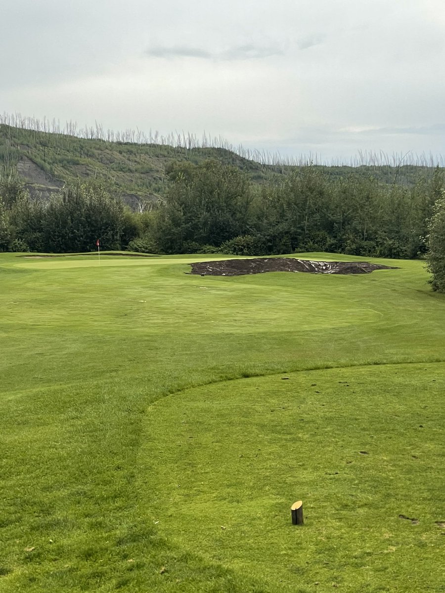 JeffHacior's tweet image. A decent week until rains shut down production. @OCGolfDesign is on site to rework/tweak a few bunkers on River 5,6 and 9.