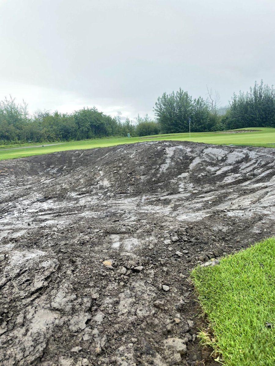 JeffHacior's tweet image. A decent week until rains shut down production. @OCGolfDesign is on site to rework/tweak a few bunkers on River 5,6 and 9.
