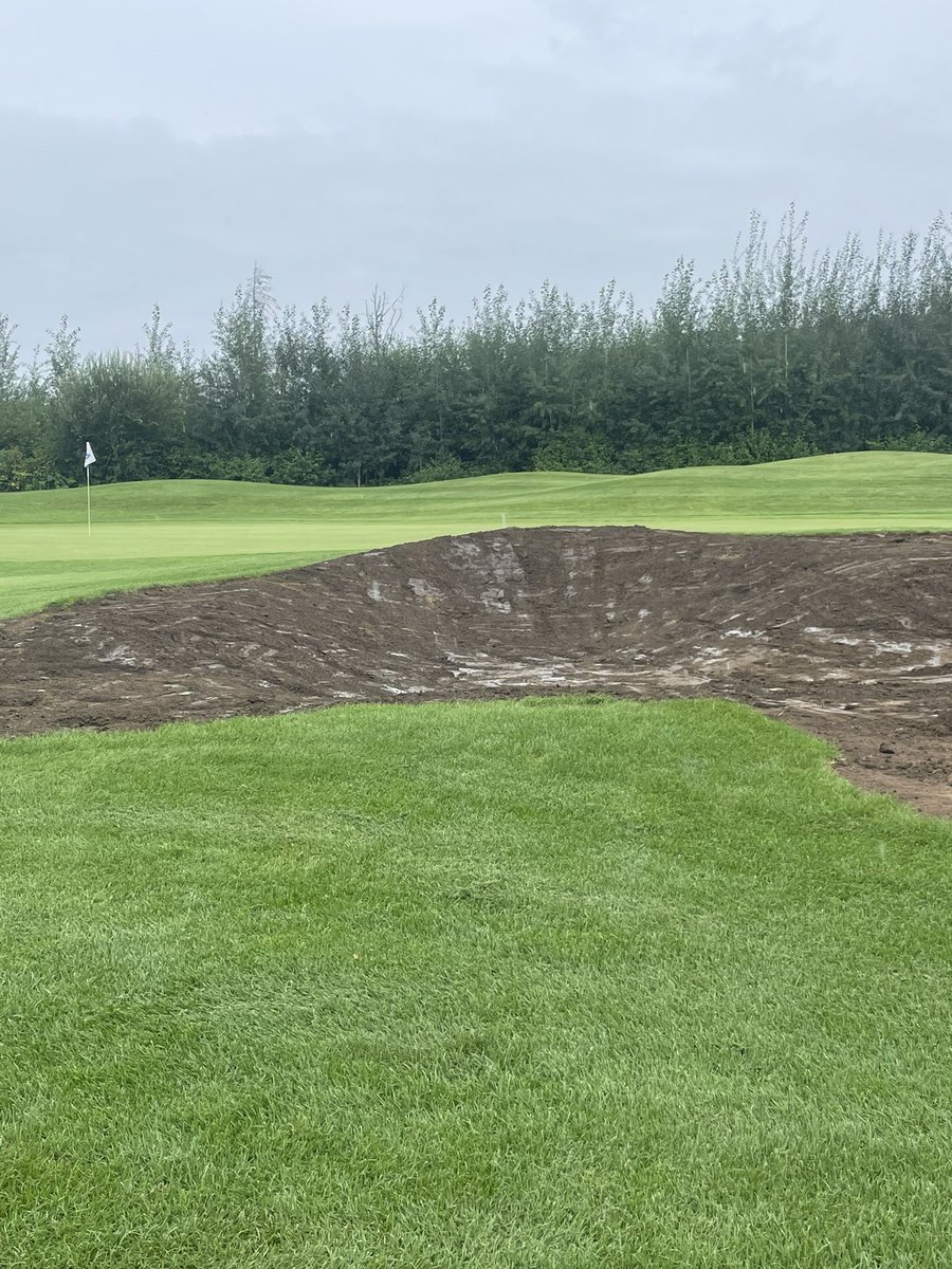 JeffHacior's tweet image. A decent week until rains shut down production. @OCGolfDesign is on site to rework/tweak a few bunkers on River 5,6 and 9.