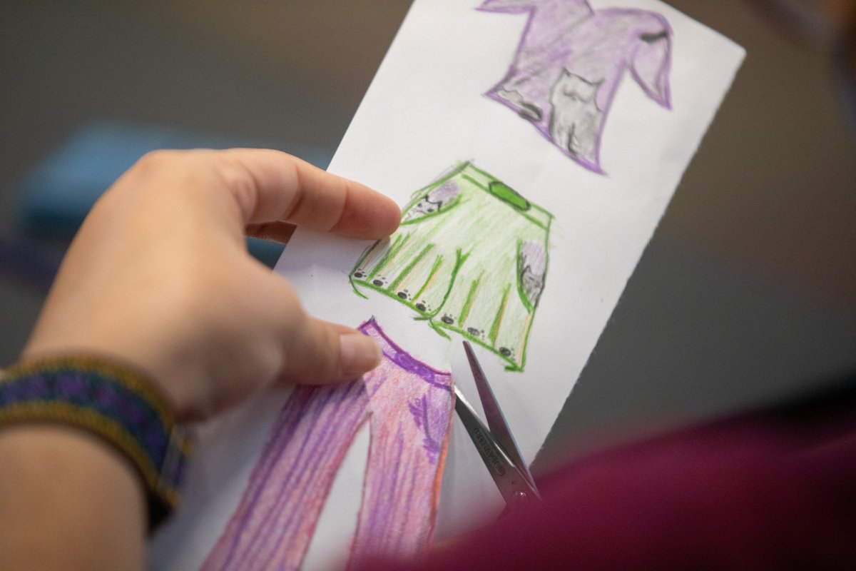oaklibrary's tweet image. Teaching teens about Hip Hop fashion in honor of #50YearsOfHipHop 

In partnership with @HipHopforChang3

#TeenLibrarian #LibraryPrograms #HipHop50