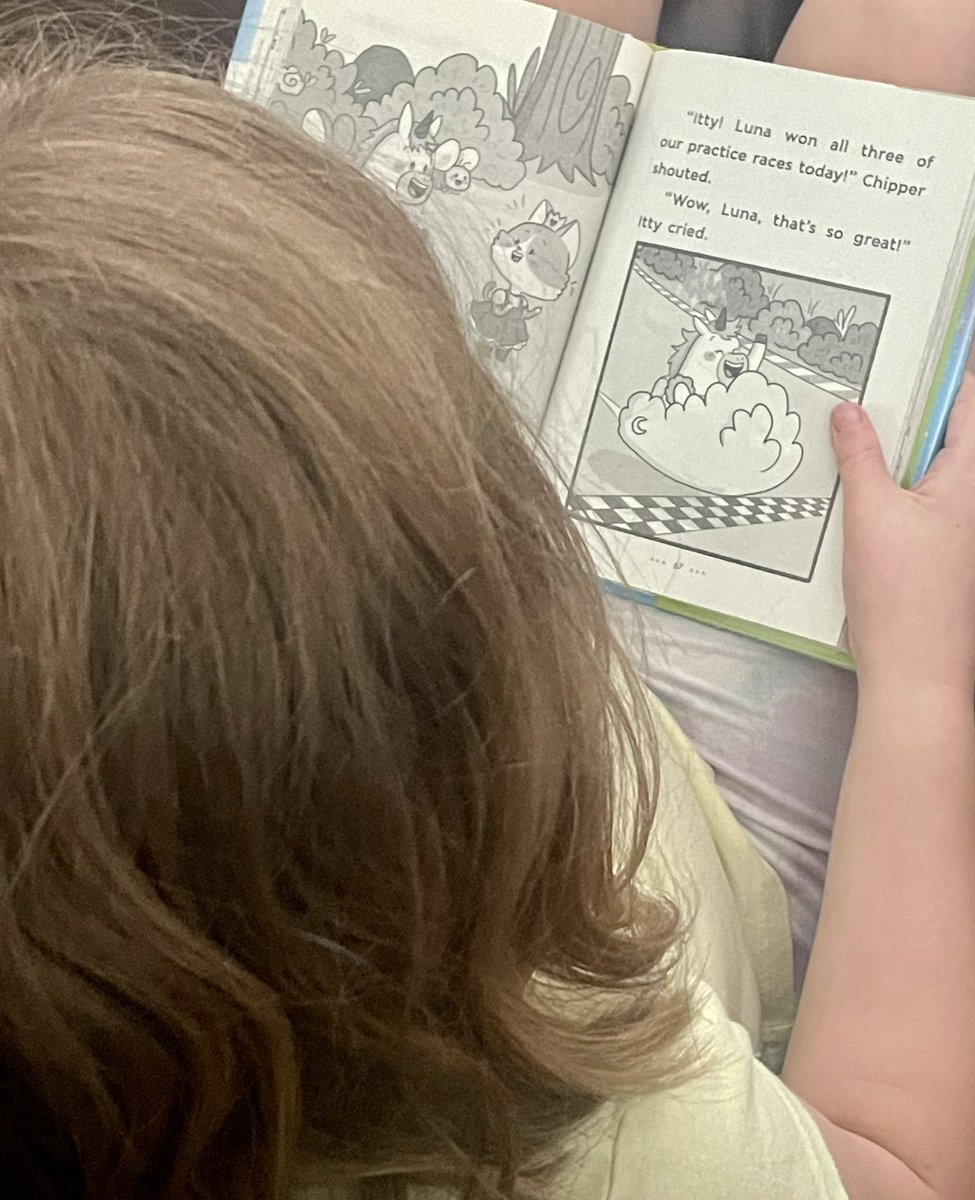 DashikiDiva's tweet photo. My daughter gasped at the thought of 28 public schools not having libraries. Why? Because #KidsNeedLibraries #HISD https://t.co/uKL5EF7wvr