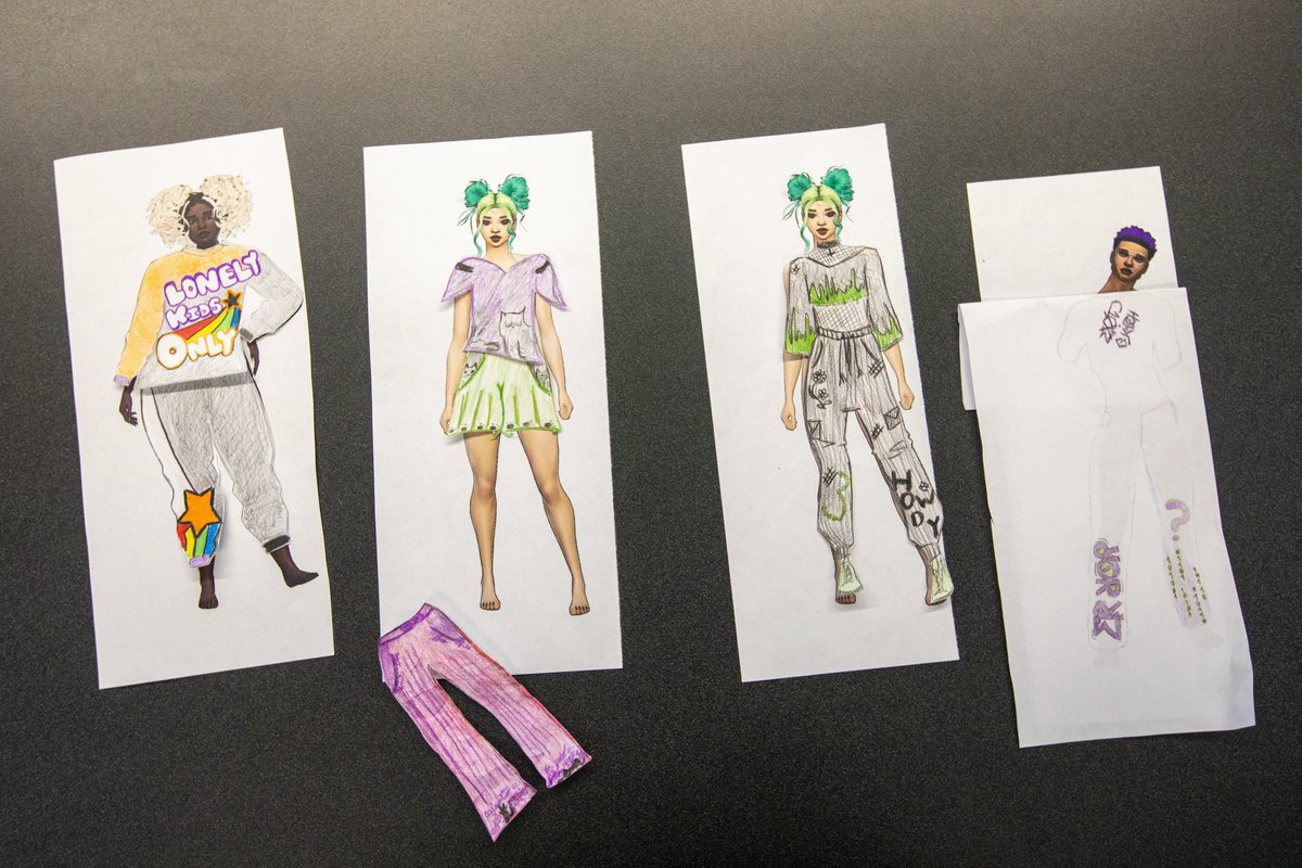 oaklibrary's tweet image. Teaching teens about Hip Hop fashion in honor of #50YearsOfHipHop 

In partnership with @HipHopforChang3

#TeenLibrarian #LibraryPrograms #HipHop50
