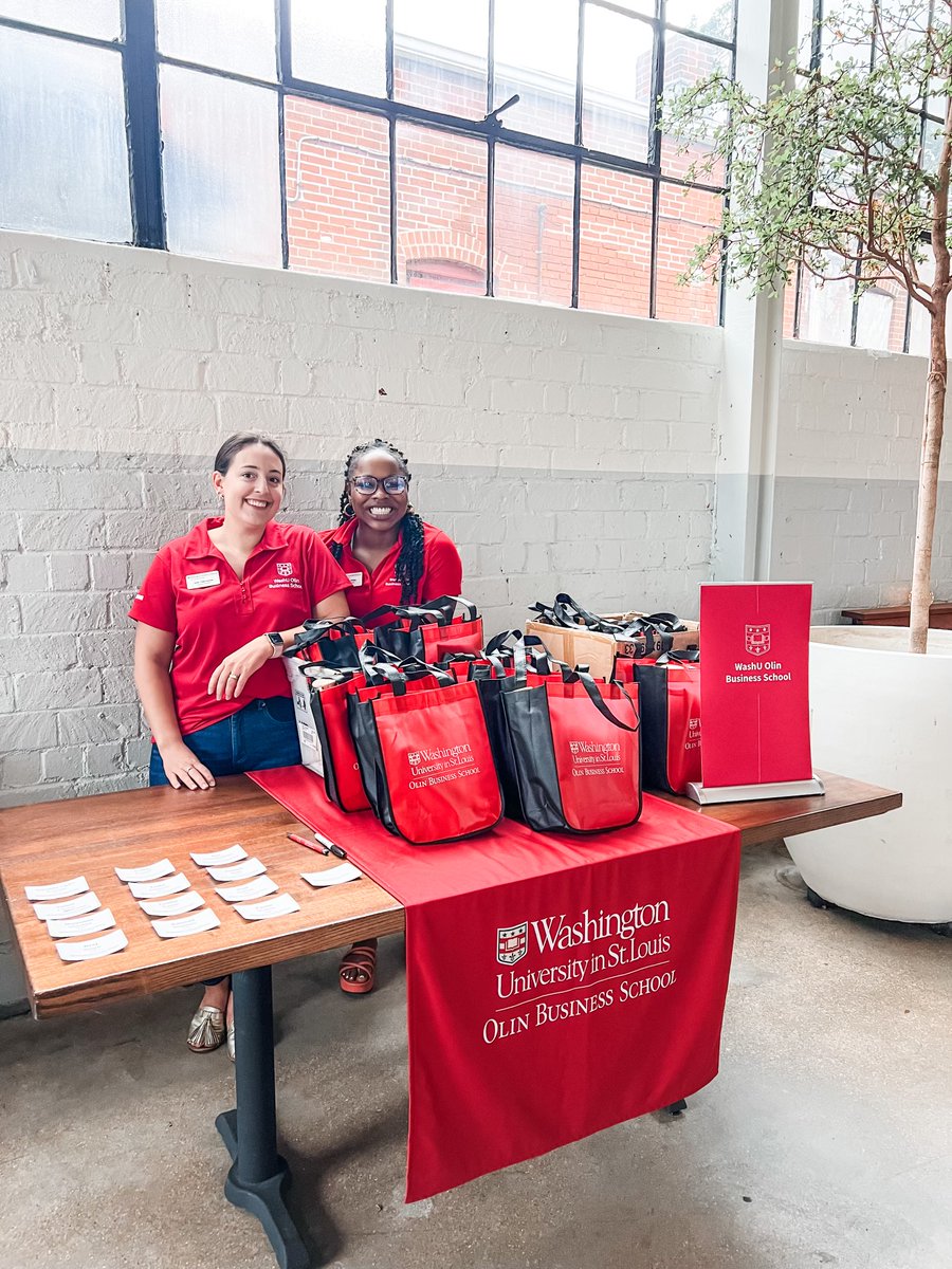 washuolin's tweet photo. Last night, our incoming Professional MBA and Online MBA students had the opportunity to mingle with their fellow students and meet faculty and staff ahead of the new semester. 📚
Thanks for having us, Olive + Oak!
#Olin #PMBA #OMBA #WashU https://t.co/tCnkVaaFjJ