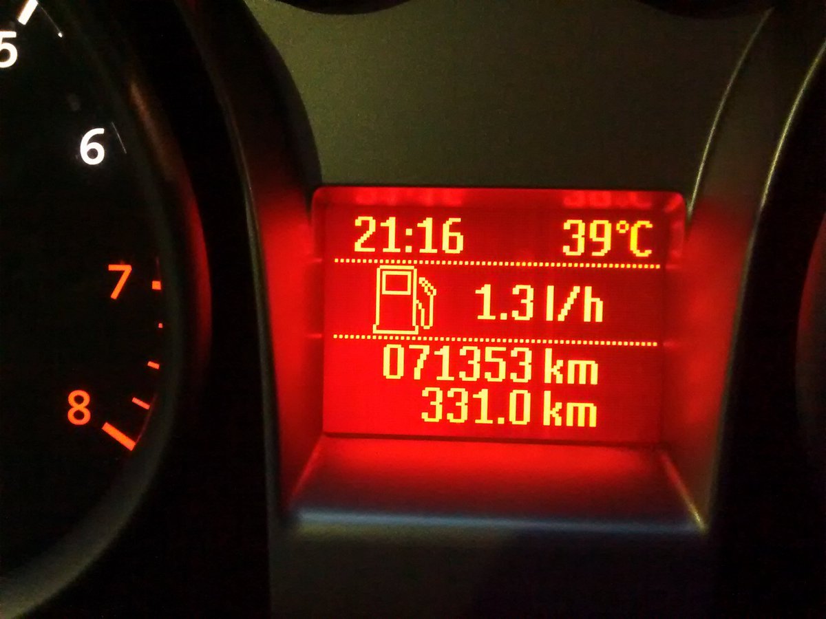 ChakNorris93's tweet photo. 1) El 14 de mayo de 2015 vivimos un episodio muy parecido al vivido hoy en Valencia: aire muy cálido y seco que eleva la temperatura y bate récords. Lo recuerdo porque aquel día yo trabajaba de tardes y nos costaba creer las cifras que veíamos en los patrullas. https://t.co/H57D5Vd5E2