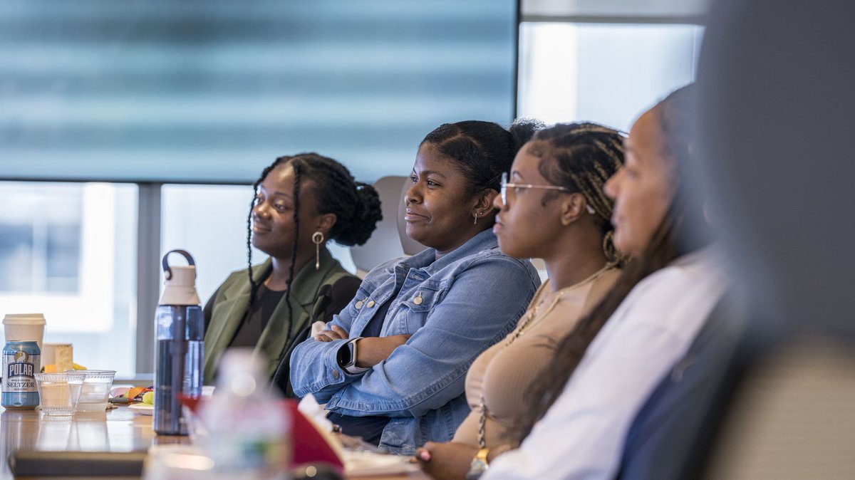 Our Beacon of Hope summer fellowship students met CEO @VasNarasimhan and had the chance to ask him questions and share their experiences at Novartis labs. We look forward to continuing to support students from Historically Black Medical Schools and break down #DEI barriers.