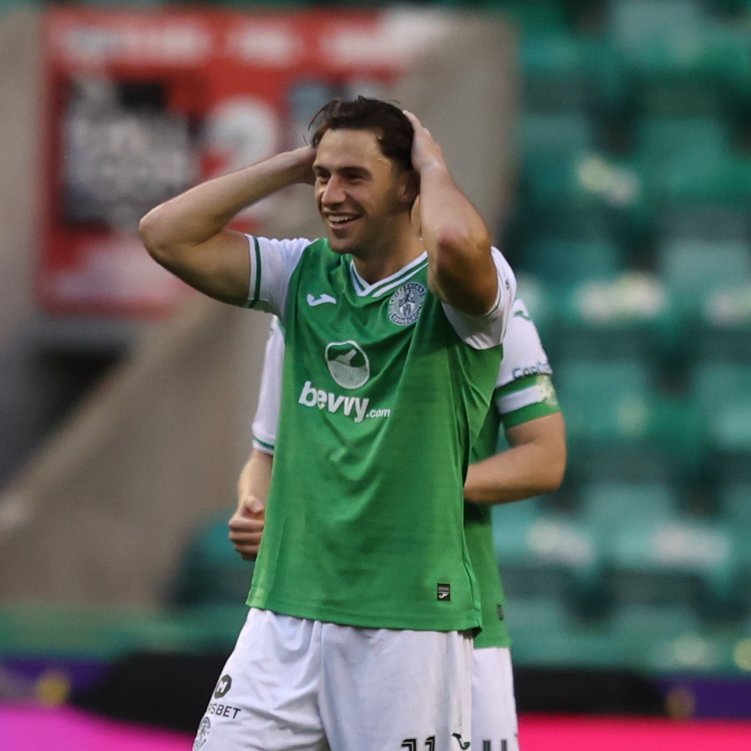 HibernianFC's tweet photo. 😍 https://t.co/RYcRIPsFQ4