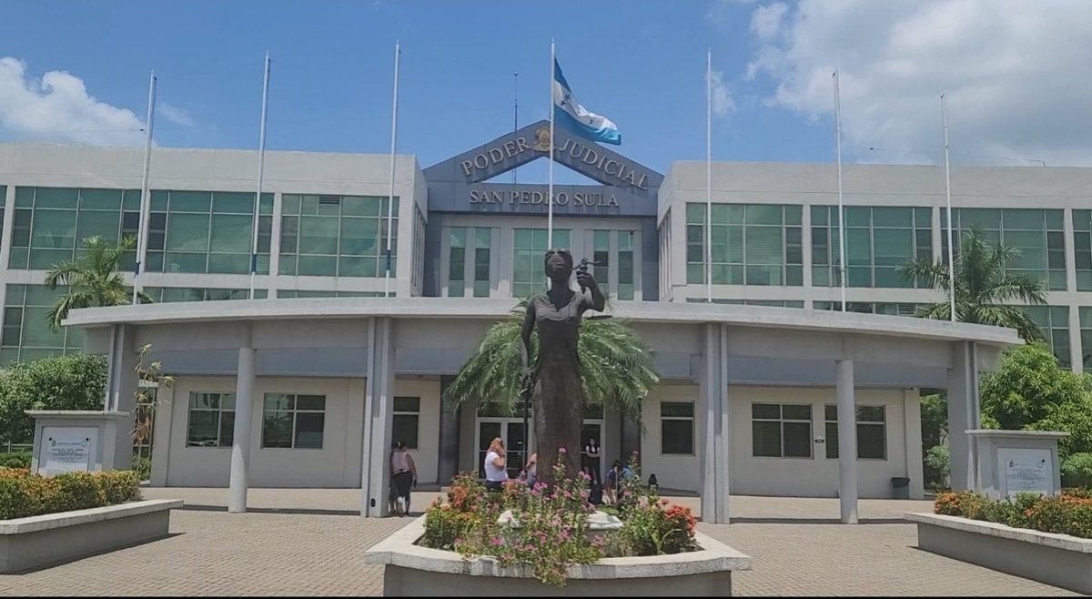 PJdeHonduras's tweet photo. El #JuzgadoPenal de la Sección Judicial de #SPS Se Admite el Recurso de Apelación presentado por la #DefensaPrivada de Fabricio Matute y a la vez se recibió la Contestación de los Agravios formulados por la #Fiscalía. https://t.co/MfdgFwQfrN