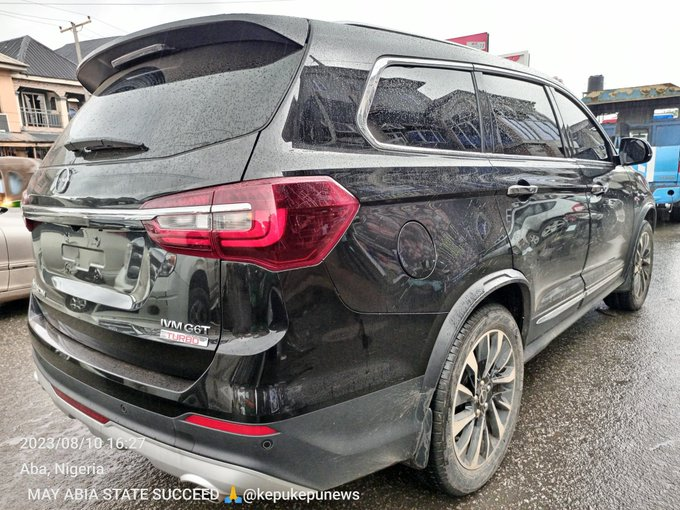Okwudilidave's tweet photo. Just in: Abia State Governor @alexottiofr has acquired INNOSON VEHICLES IVM G6T Model 2023 for all commissioners in Abia State. 
This is very commendable.

Let's rally behind and take pride in our homegrown Nigerian products. 🚗🇳🇬 
#SupportLocalproducts #InnosonVehicles