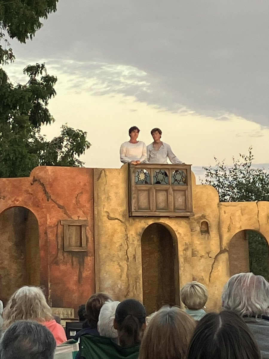 Thoroughly enjoyed watching #RomeoandJuliet by @TLCMuk at NT Emmetts Garden this evening