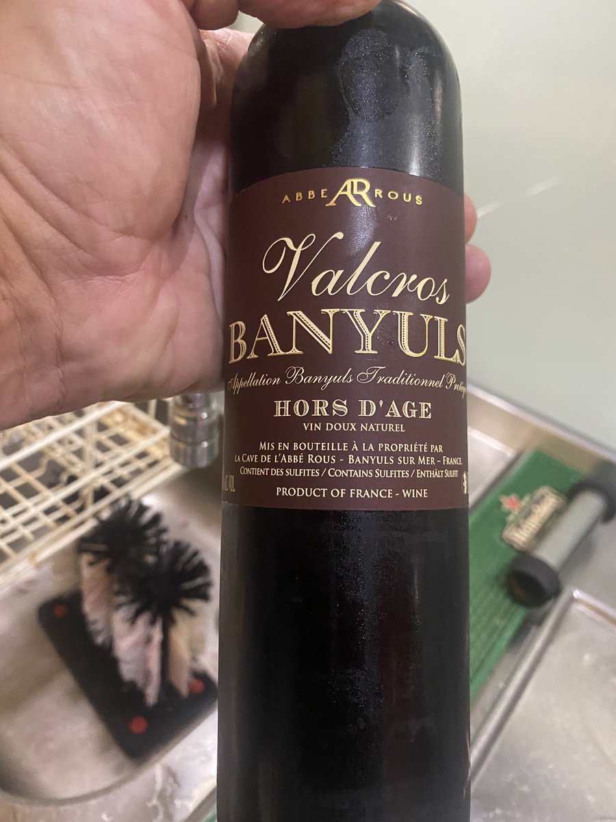 rob_in_wormer's tweet photo. De #toet. Heuse π«π· #Eclair. We drinken #Banyuls. Goddelijk. Wel laat β¦.. dus de spijsvertering houd mij nog even uit de slaap (vermoed ik). Tot volgende maand π¨βπ³ π. https://t.co/gzVTxKeCch