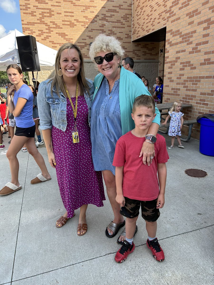 Visited Tremont Elementary to welcome Jaclyn Prati, Principal, Emily Karst, Assistant Principal, see the kiddos, and enjoy ice cream. Saw some neighbors there as well! So excited for Upper Arlington Schools to start. Robin - you would be proud! #Trent4Kids