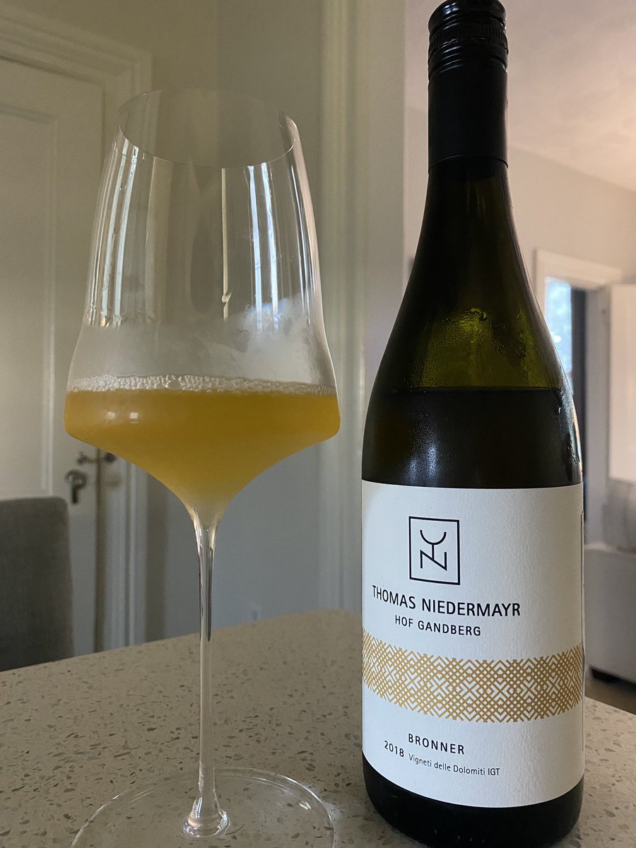 LavoieeEric's tweet photo. It’s not everyday you have a glass of Bronner. Phenomenal juice. 

This indigenous grape of Alto-Adige is crafted by Thomas Niedermayr, a champion of natural wine. 

Grapes are sourced from Eppan Berg and Algund in South Tyrol, with vineyards at 450-560m above sea level. https://t.co/LPyxucx4XO