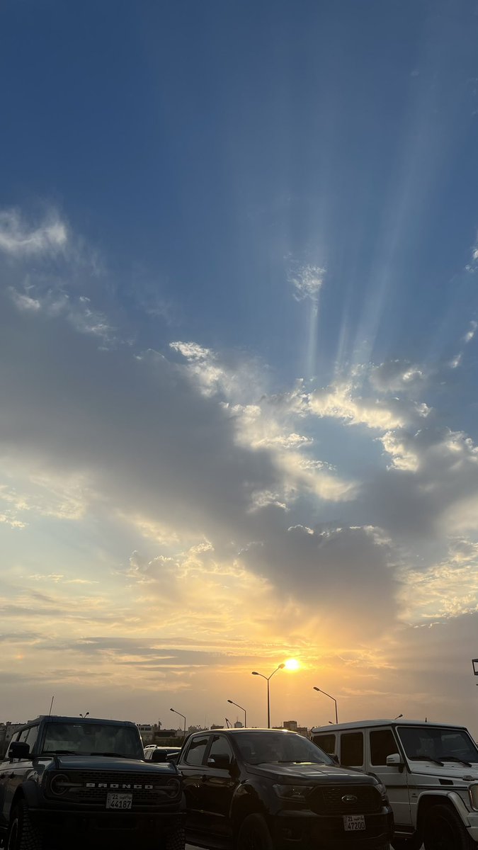 Z_essa's tweet photo. 🌥️🌥️ August Clouds https://t.co/JFp16J8YW6