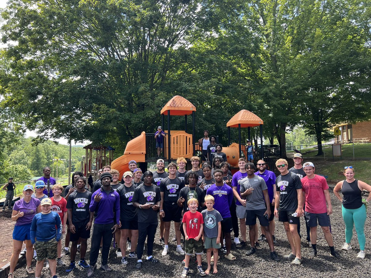 The Cats took a break from fall camp to help Fairview Elementary finish their new playground just in time for the school year ☀️🛝 #CatsGiveBack #LOTE