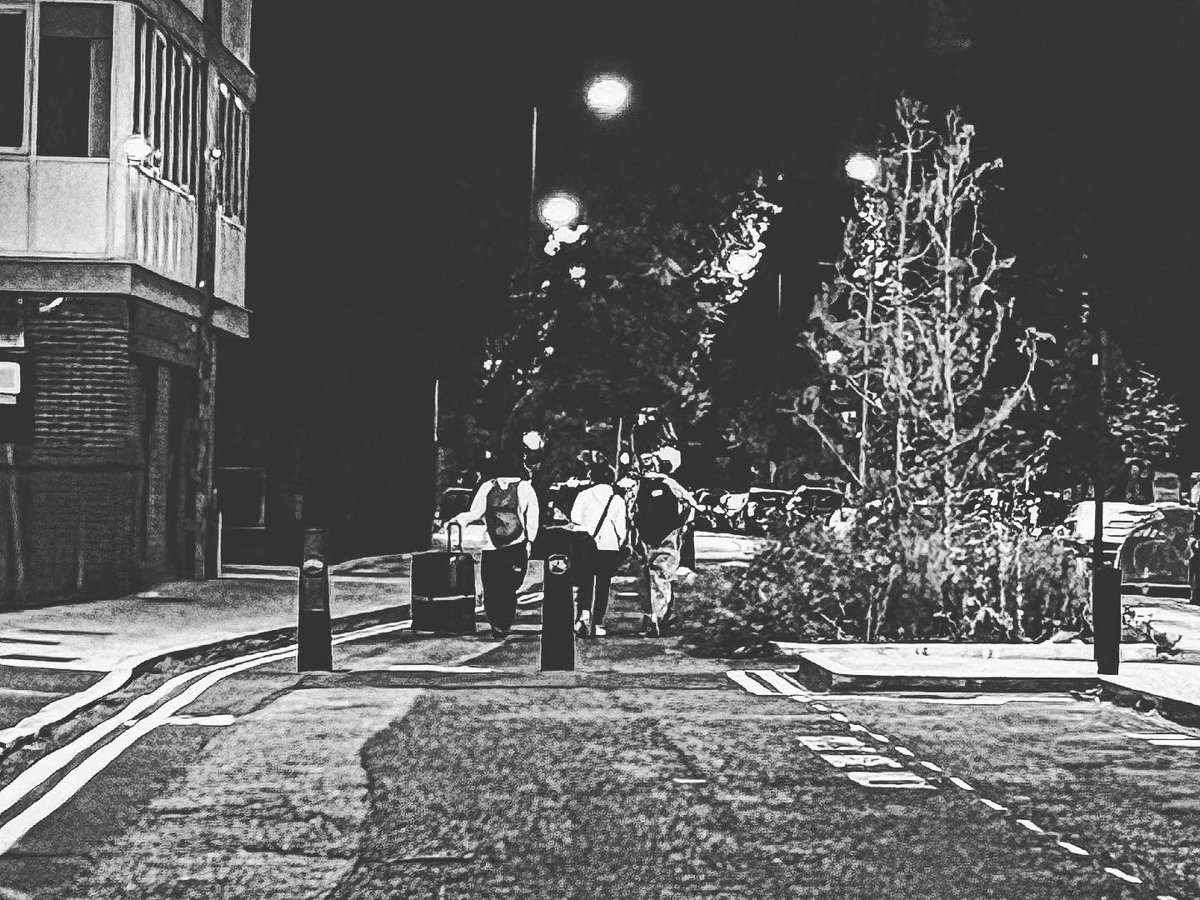Night London ❤️
.
.
.
.
.
#london #london🇬🇧 #londonlife #londoncity #londoncitylife #londonphotography #londonphoto #londonphotos #nightlondon #night #nightphotography #nightphoto #nightsky #clouds #photography #photooftheday #photo #photoshoot #photograph