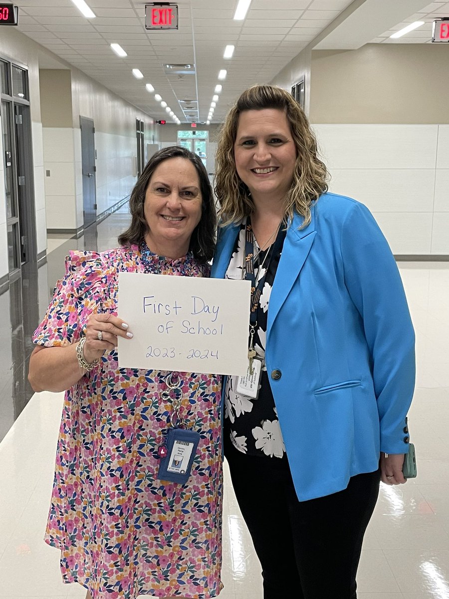 Loved visiting with students and staff at all 10 @MontgomeryISD schools today! There was so much excitement around our school district. It’s going to be an amazing year! #BePremier