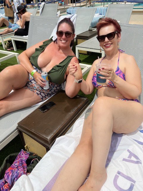 Love my life!!!! We miss @veronika_rosexx who had an early flight!  @CircaLasVegas @nycgirl811 @Rex_Lynne<a class="tags" href="/tag/veronika_rosexx">@veronika_rosexx</a>