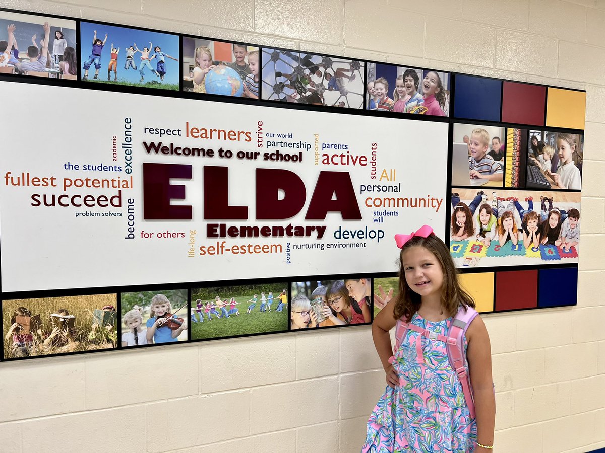 MrsMartinSmiles's tweet photo. #FirstDayOfThirdGrade ✂️🖍️✏️📝🍎 #EldaExcellence https://t.co/uXSDhUguDe