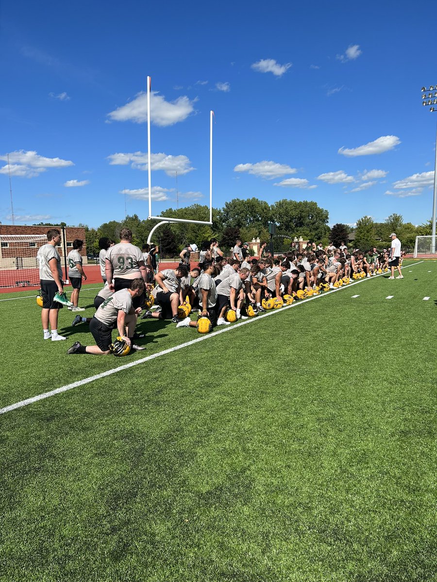 Fall Camp Practice #1 in the books! 

🟢⚔️🟡
#GoGreenKnights