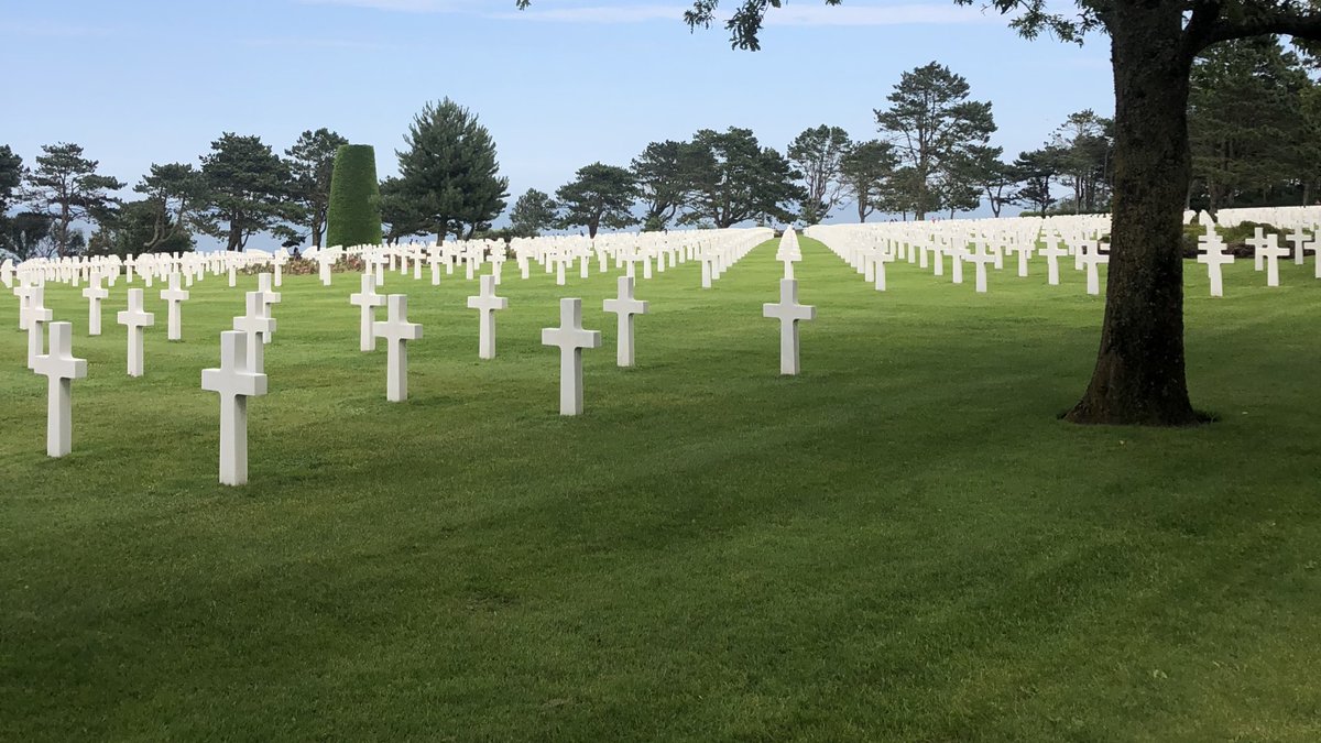ColgateMBB's tweet photo. Our final stop of the day was at the Normandy American Cemetery and Memorial. 

#GoGate | #GateToFrance https://t.co/AdgOm7X706