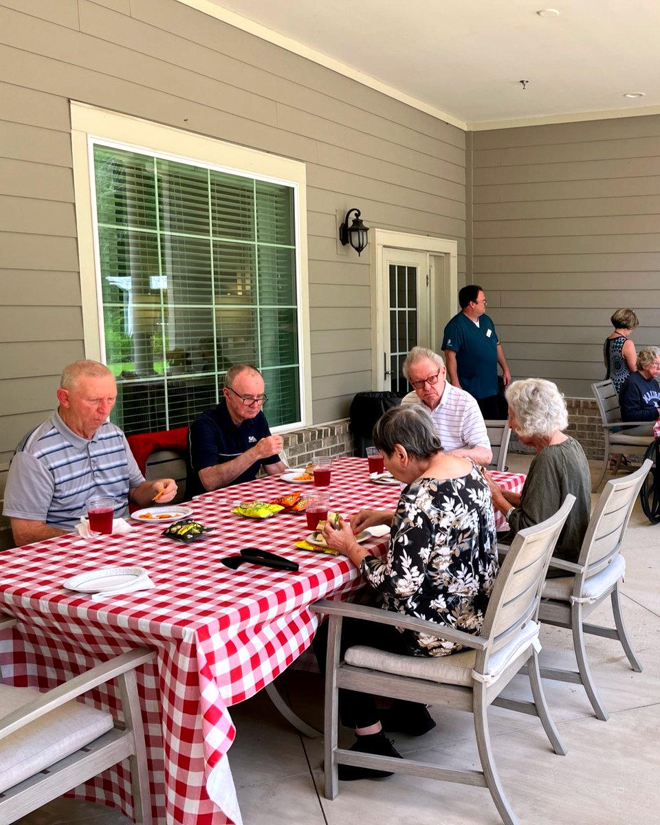 VineyardBluff's tweet photo. #Throwback to our Memory Care picnic at the end of July. The weather was perfect for community socializing in the great outdoors.

Contact us today at (843) 502-0069, to learn more about our community engagement.

#summerpicnic #seniorsocialgroups #vineyardbluffton #blufftonsc https://t.co/JcFu4VVZIo