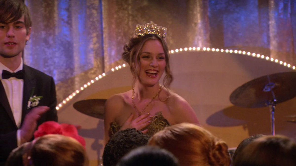-¡Qué sorpresa que Blair ganara!
-Sí, ¿quién votaría por ella?
-Yo, como 150 veces.