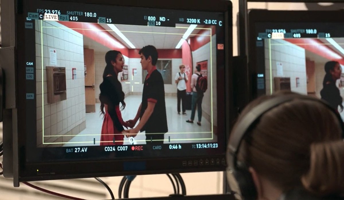 coopersjake's tweet photo. // HSMTMTS spoilers ! #HSMTMTS3 #hsmtmts 

okay question what kind of magic is it that when they're filming that scene with the steadicam in ep 5 we do not see the cameraman from the “documentary” who's filming in front of them 😭 https://t.co/9GQUST9JzT