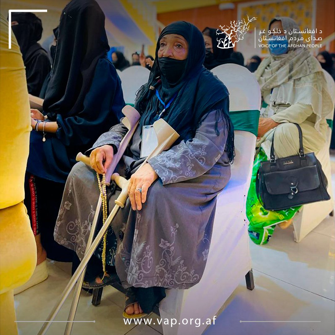 vap_afg's tweet image. ایکینچی کون برنامه سیده سودا و صنعت اتاقلری هیئتی افغانستان شمال زون صنعت و سوداگرلیگ عیاللری بیلن کوروشوپ، حالده گی مشکللر، آسانچیلیک یوللری و فرصتلر باره سیده صحبتلشتیلر. شو برنامه اشتراکچیلردی سواللریگه جواب بیریب شمال زون ولایتی سودا و صنعت اتاقلرینی آچیلیشی بیلن خاتمه تاپتی.…