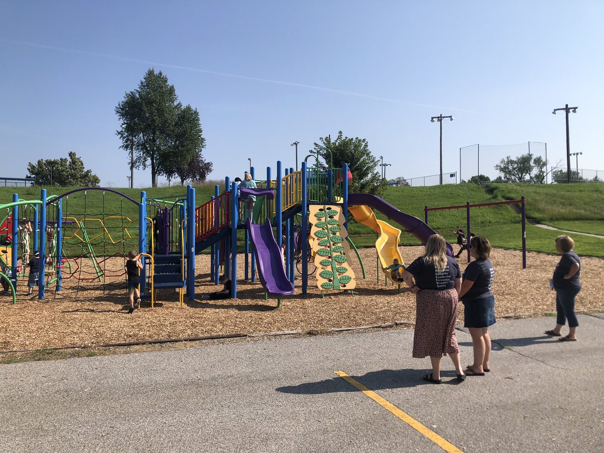 Amanda Oliver tweet media