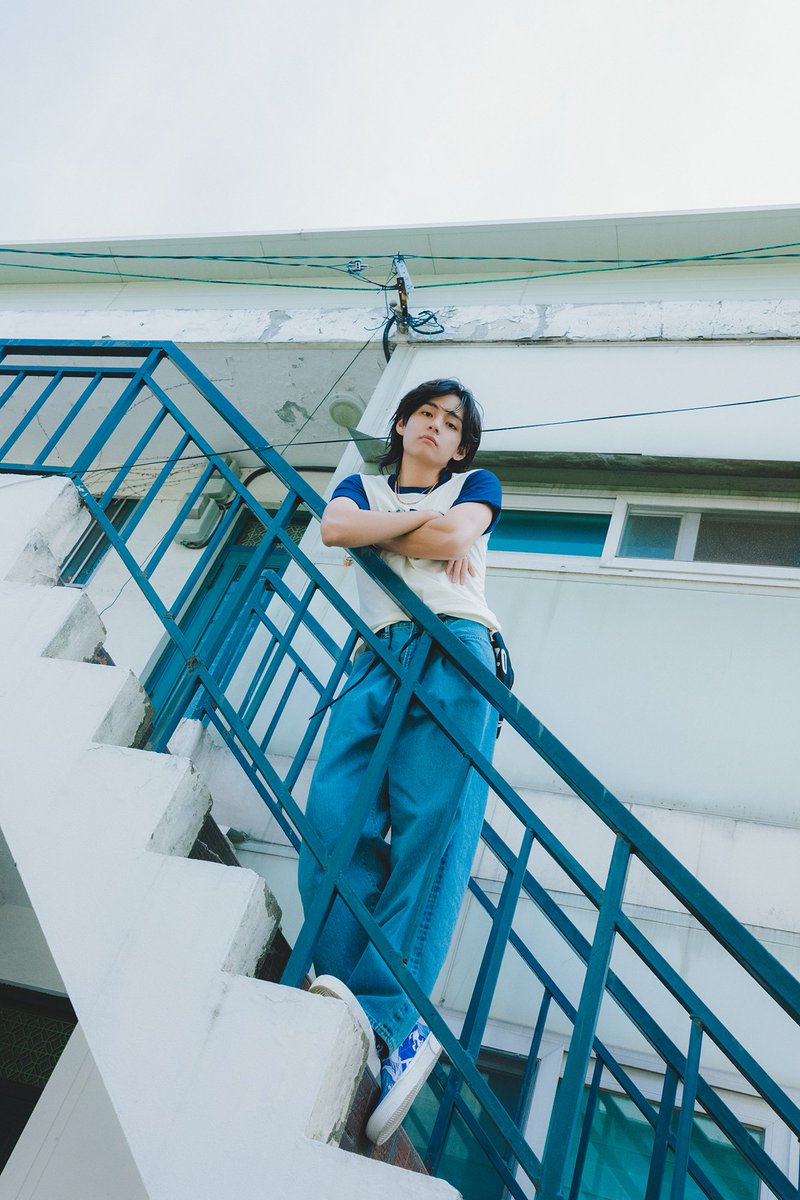 vanntaekim's tweet photo. POV : Drawing the neighbors' gaze every morning turns it into an unwittingly irresistible routine. https://t.co/UfBcZVyiy0