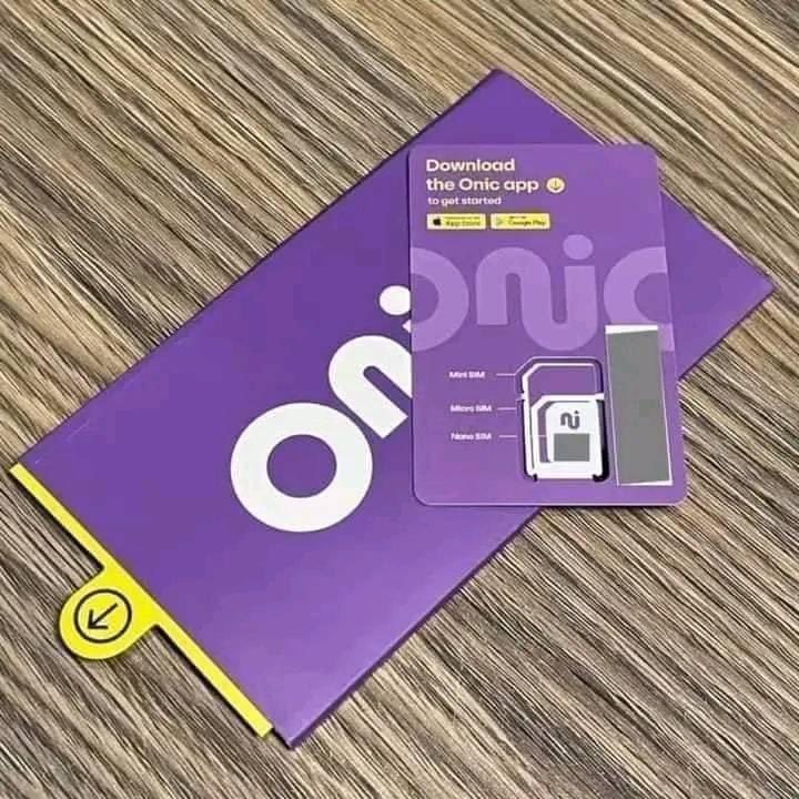 sajidusmani787's tweet photo. پاکستان کا پہلا 5G نیٹ ورک اونک (Onic) 14 اگست کو لانچ ھوگا 
اس کے سم نمبرز 0339 سے شروع ہوں گے  یہ انتہائی کم چارجز پر انٹرنیٹ سروسز فراہم کررہی ہے یعنی پیکجز کافی آسان اور پاکٹ فرینڈلی ہیں ONIC Sim کمپنی اپنی سروس کا آغاز یوفون کمپنی کے ٹاورز کے ساتھ اپنے وائرلیس ڈیوائس لگائے
 گی اور اپنا کام کرے گی لیکن اس کے پیکجز اور  دیگر چیزیں سب الگ ہوں گی اور سستی ہوں گی یعنی 130 روپےمیں 30 جی بی اور 5000 منٹ انھی یہ صرف اسلام آباد ،کراچی اور لاہور ہورہی ہے پھر پورے پاکستان میں آجائے گی۔