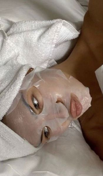 𝐁𝐥𝐚𝐜𝐤 𝐖𝐨𝐦𝐞𝐧 𝐢𝐧 𝐋𝐮𝐱𝐮𝐫𝐲 tweet media