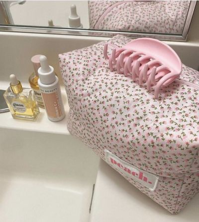 𝐁𝐥𝐚𝐜𝐤 𝐖𝐨𝐦𝐞𝐧 𝐢𝐧 𝐋𝐮𝐱𝐮𝐫𝐲 tweet media