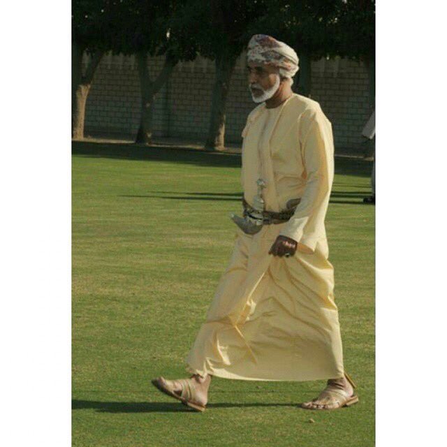 AdabOman's tweet photo. " أنت اختزلت معاني الفخر أجمعها
فكنت أيقــونةً ولتشهــدِ الهمــمُ ". https://t.co/pNSTeGSnbM