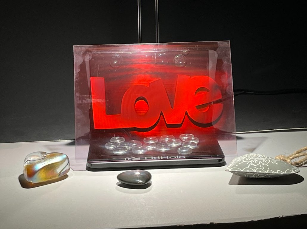 LitiHolo's tweet photo. Check out this crazy hologram we whipped up today. It's pretty mind-blowing!

If you’re interested in making one just like it before the summer is over, check out this blog post that can guide you to becoming a real hologram pro: https://t.co/YfdSIcVknI https://t.co/Pe9Tje8RyO