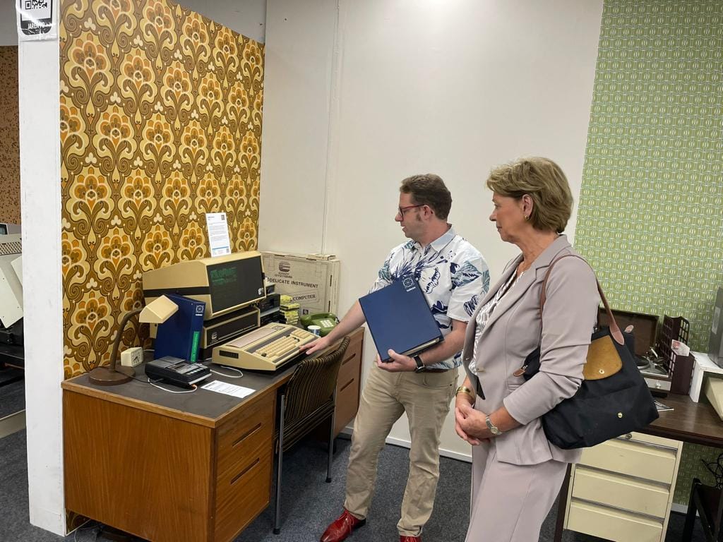 HomeComputerMuseum (@homecompmuseum) on Twitter photo Today we were visited by the mayor of <a href="/gemeenteHelmond/">Gemeente Helmond</a> , <a href="/ellyblanksma/">Elly Blanksma</a> . She was truly impressed by the collection and our social work! It was a great honor to give her a tour! #helmond #trotsophelmond #museum Today we were visited by the mayor of <a href="/gemeenteHelmond/">Gemeente Helmond</a> , <a href="/ellyblanksma/">Elly Blanksma</a> . She was truly impressed by the collection and our social work! It was a great honor to give her a tour! #helmond #trotsophelmond #museum