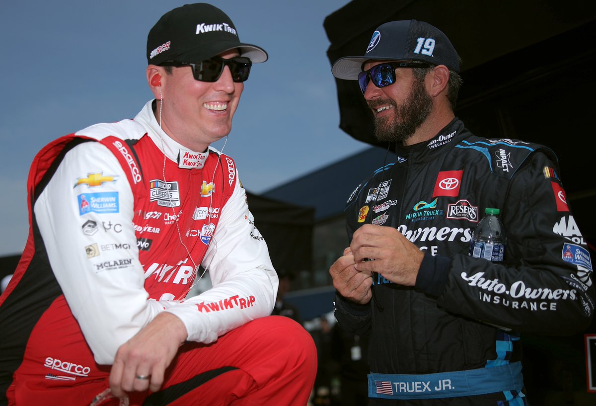 LeadLapCastWNML's tweet image. PODCAST: Today's Lead Lap with @Sam_FormanWNML featured:

- A look back at @NASCAR's weekend at @MISpeedway
- A silly season update
- The latest with the Noah Gragson/@LegacyMotorclub Saga
- A look at the line for tonight's @SRXracing race
#NASCAR75 

omny.fm/shows/the-lead…