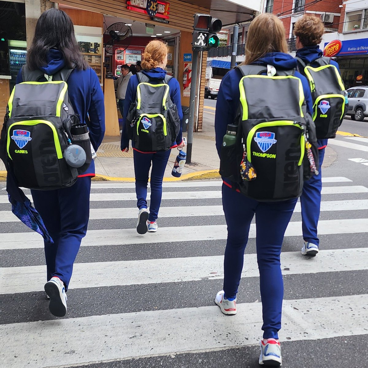 deafswim's tweet photo. Sometimes swimmers have to walk. #notlandanimals
#usads #wdsc2023 https://t.co/3iDeSauW8h