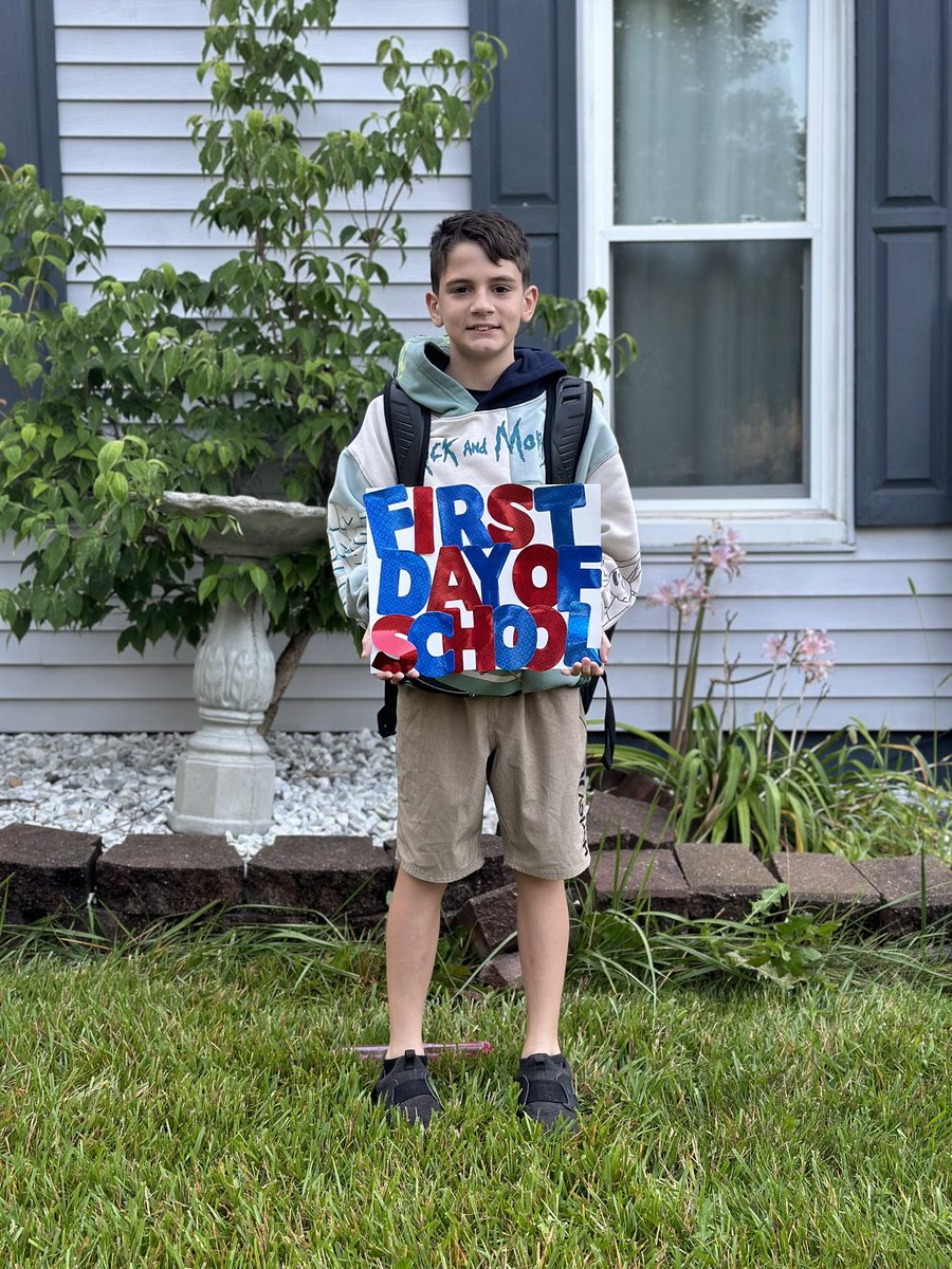 Msmith11889's tweet photo. Today I have a second grader and a middle schooler. I am so proud of both of these boys, and I can’t wait to see how much they learn and grow this year. Happy first day of school boys I love you!  #classof2030 #classof2034 #omgihaveakidinmiddleschool #secondgrader https://t.co/TCdZMZSGGF