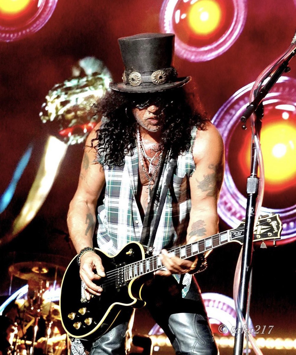 GreeceSlash's tweet photo. “Slither” with black Les Paul Custom 🖤

📸: @tako217 

#Slash @Slash https://t.co/lOUKau1VHw