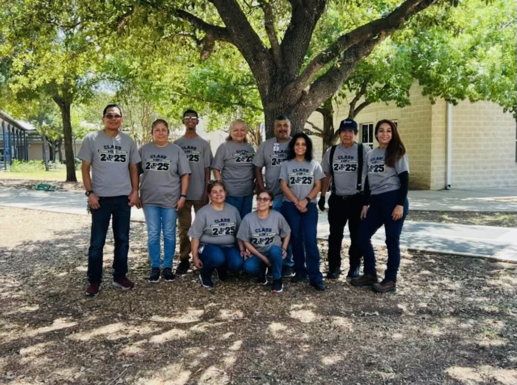 The backbone of O’Connor, working hard to welcome our PANTHERS for the First Day of School. We ❤️ you!